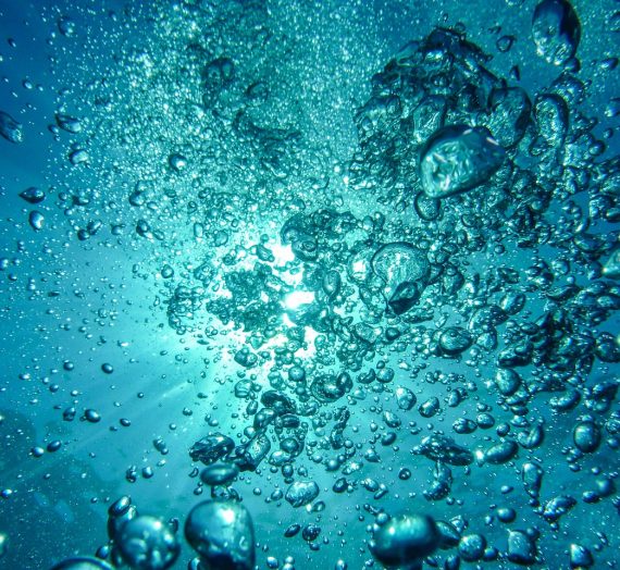 Studnia głębinowa przy domu: niezależność i zrównoważony dostęp do wody